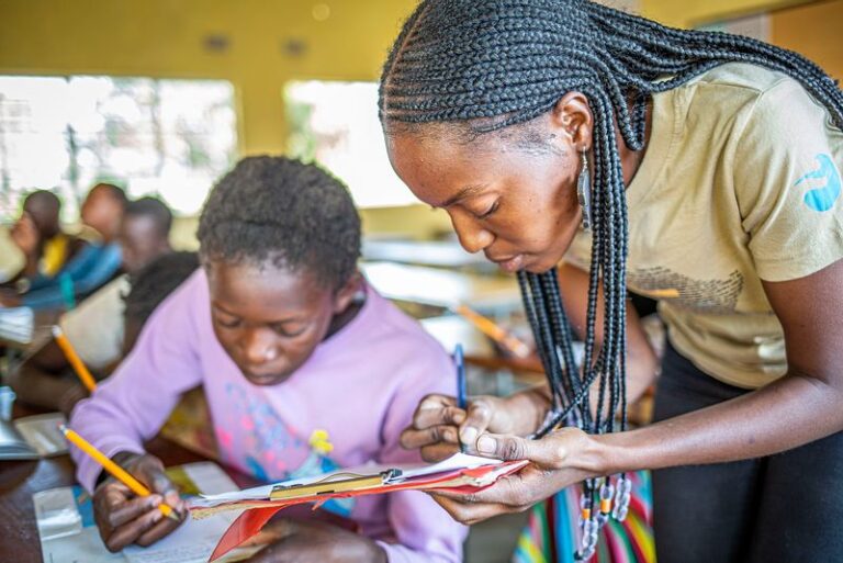 2023-teaching-volunteer-featured-image-768x513